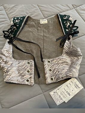 Damsel in this Dress Cropped Vixen in Silver Tendrils